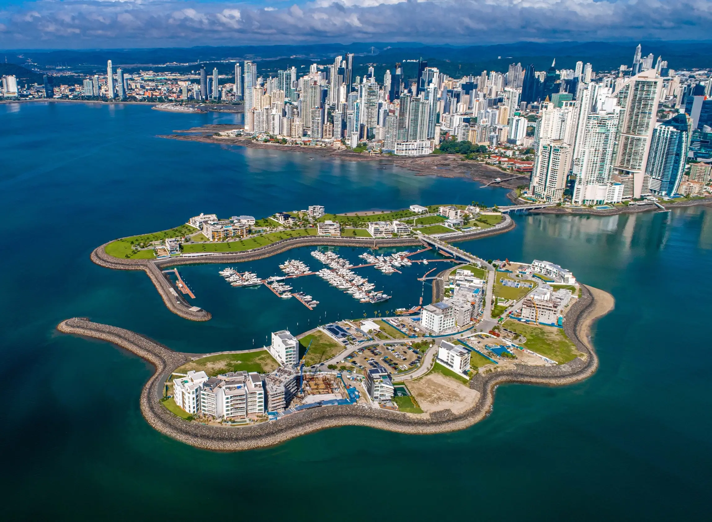 Propiedades de lujo en Panamá: si vives en Colombia