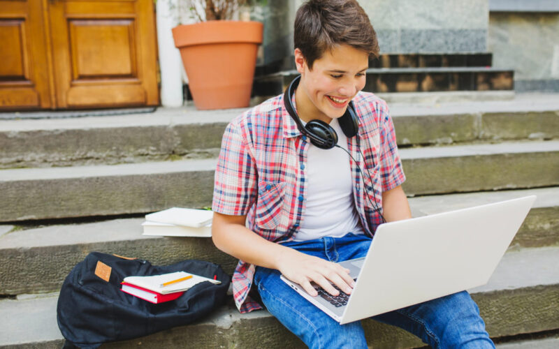 Por qué es importante que los niños y adolescentes comiencen a trabajar con inteligencia artificial a temprana edad