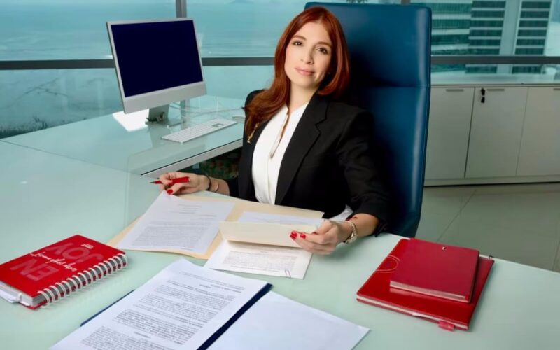 Tecnología y oportunidades para mujeres profesionales: opinión de Odila Castillo