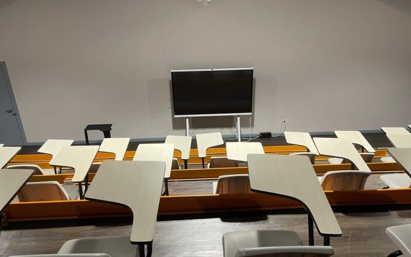 Cómo organizar eventos exitosos alquilando una sala corporativa en Panamá