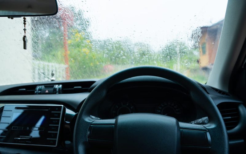 Cómo enfrentar la temporada lluviosa en Panamá al volante